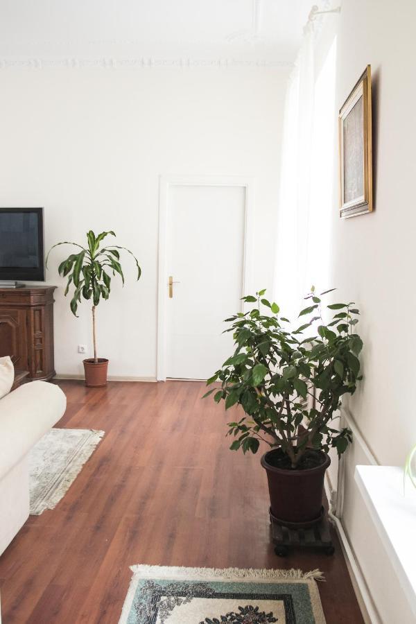 Vintage Style Spacious Apartment Klaipeda Ngoại thất bức ảnh